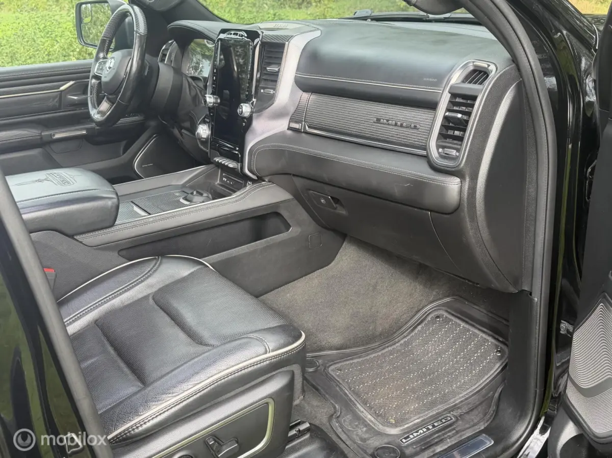 1500 4X4 5.7 V8 4x4 Crew Cab 5'7 Limited