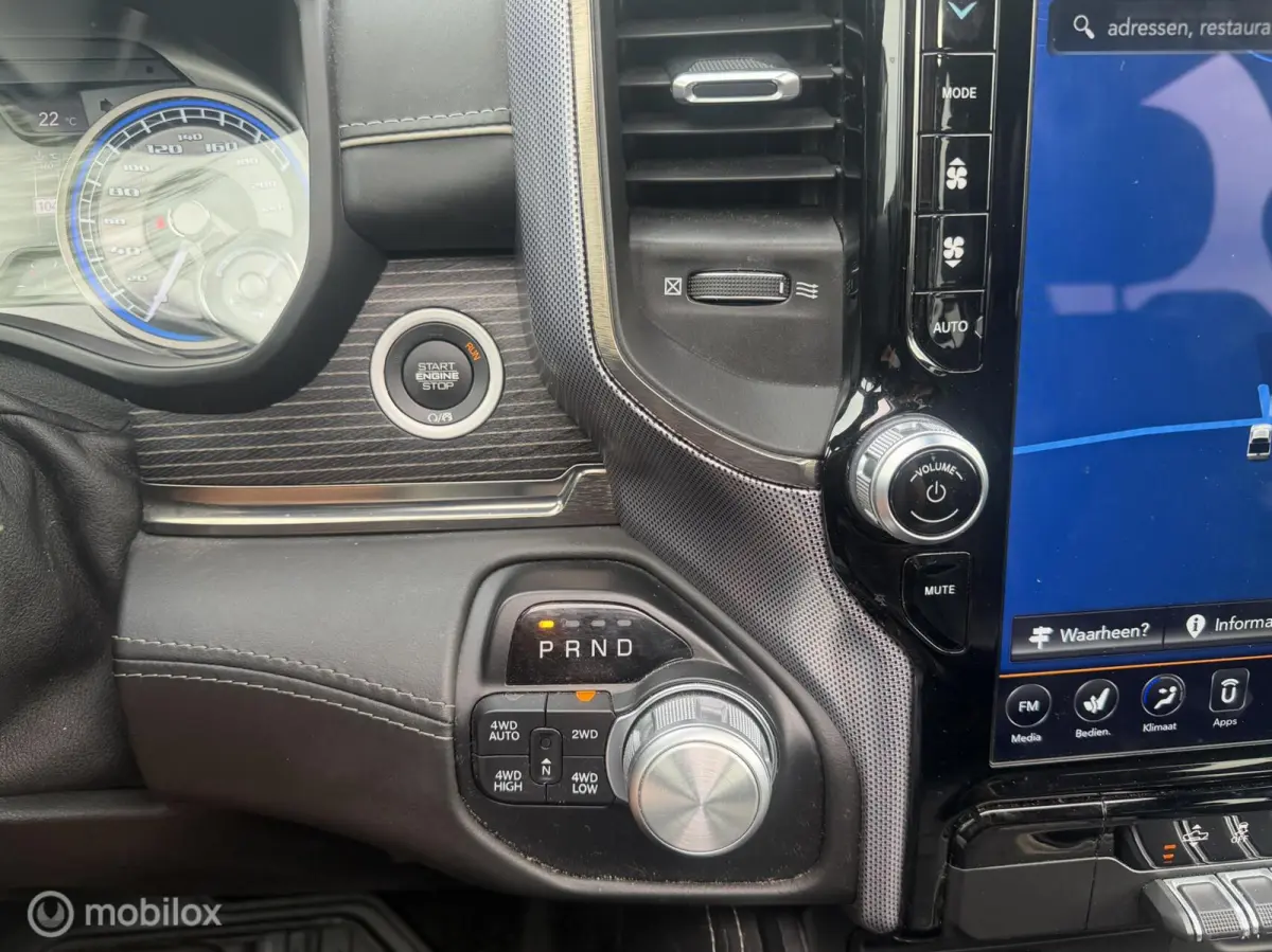 1500 4X4 5.7 V8 4x4 Crew Cab 5'7 Limited
