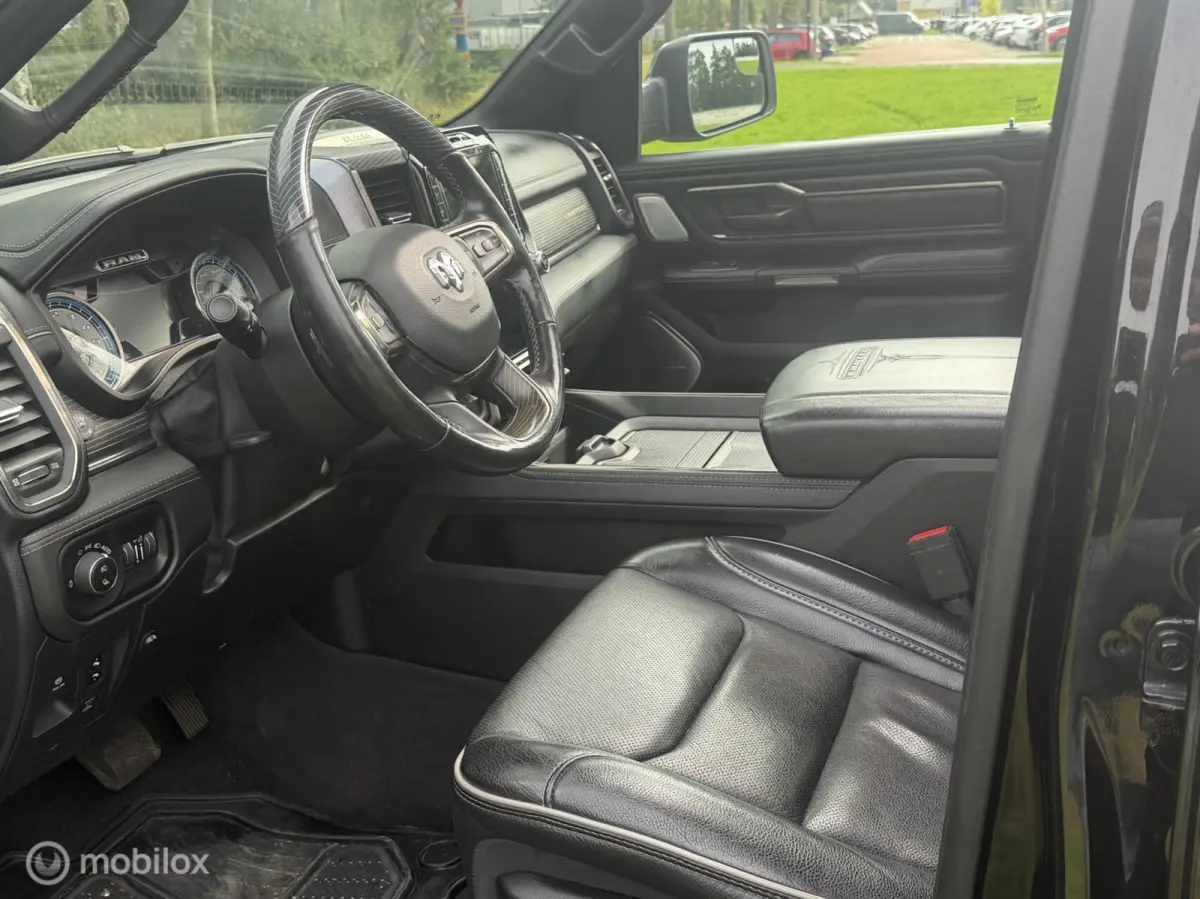 1500 4X4 5.7 V8 4x4 Crew Cab 5'7 Limited
