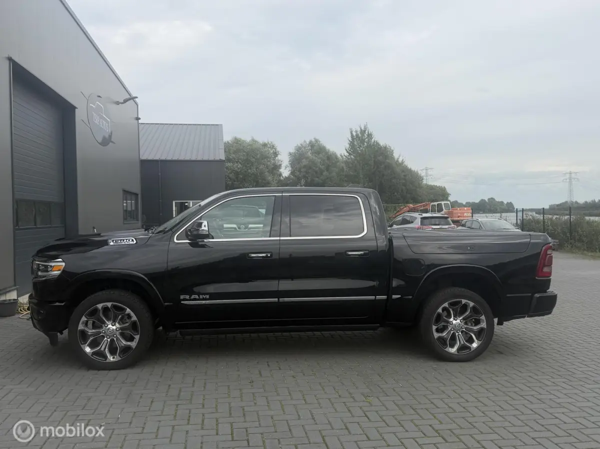 1500 4X4 5.7 V8 4x4 Crew Cab 5'7 Limited