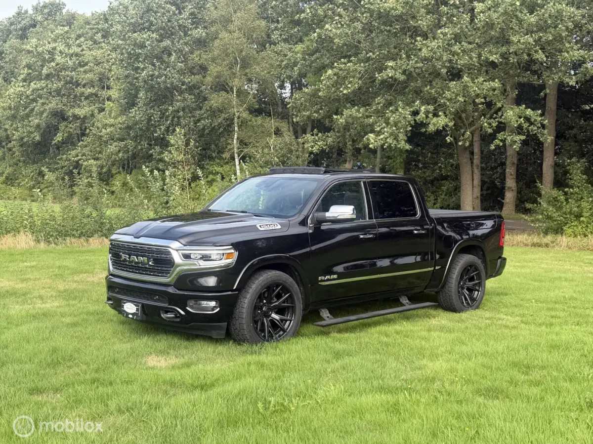 1500 4X4 5.7 V8 4x4 Crew Cab 5'7 Limited