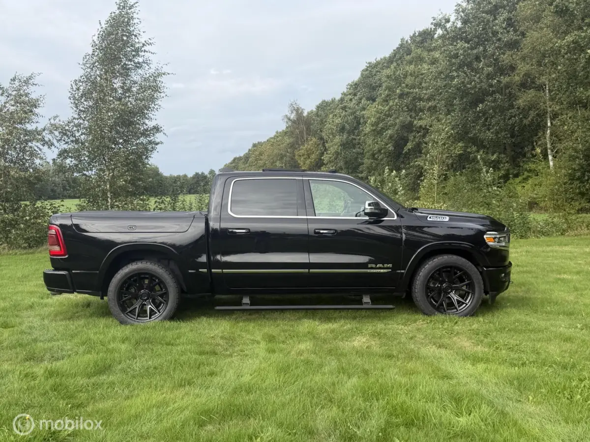 1500 4X4 5.7 V8 4x4 Crew Cab 5'7 Limited