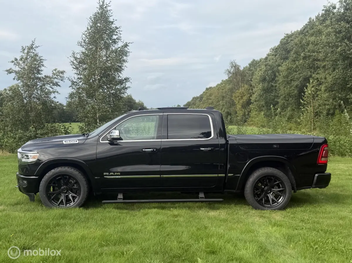1500 4X4 5.7 V8 4x4 Crew Cab 5'7 Limited