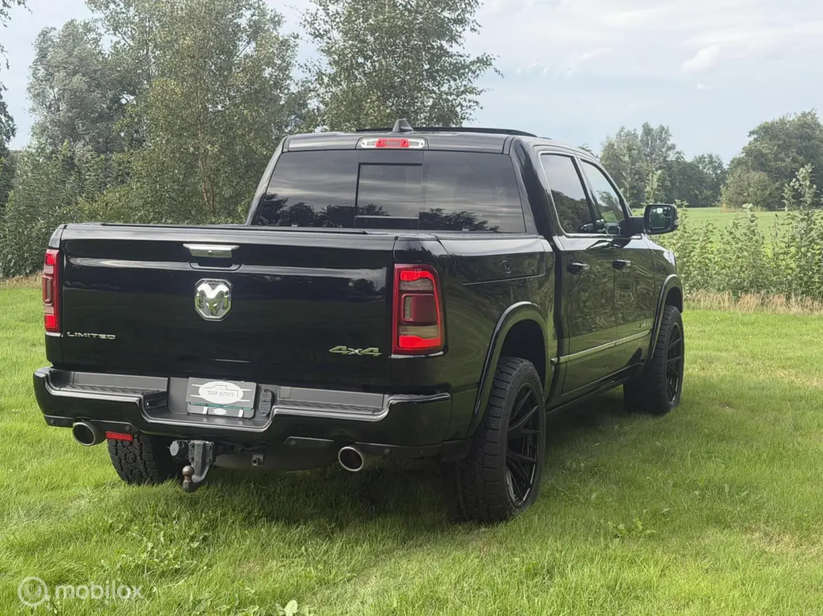 1500 4X4 5.7 V8 4x4 Crew Cab 5'7 Limited