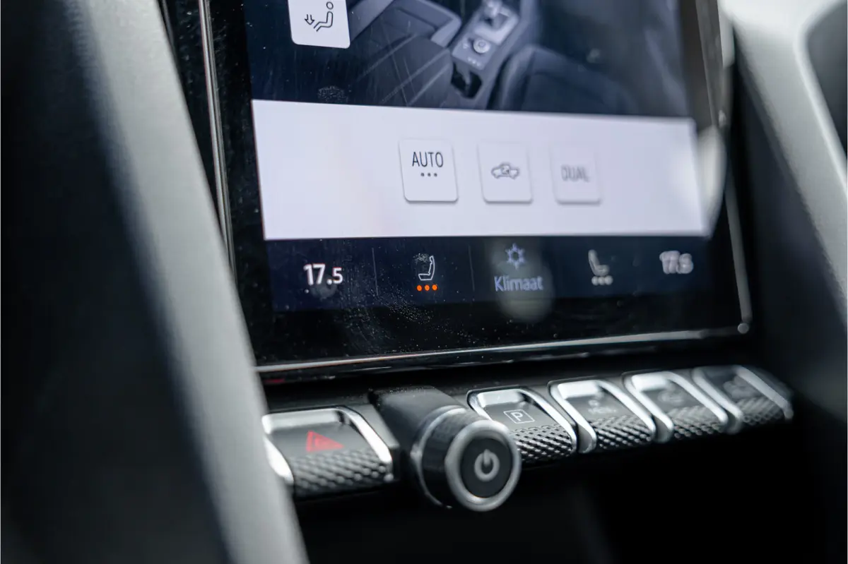 3.0 TDI 4Motion PanAmericana | ACC | 360 Camera | Harman Kardon | Lederen bekleding | Blind spot | Standkachel | Navigatie | CarPlay | LED | Trekhaak | DAB | Dealer onderhouden | Grijs kente