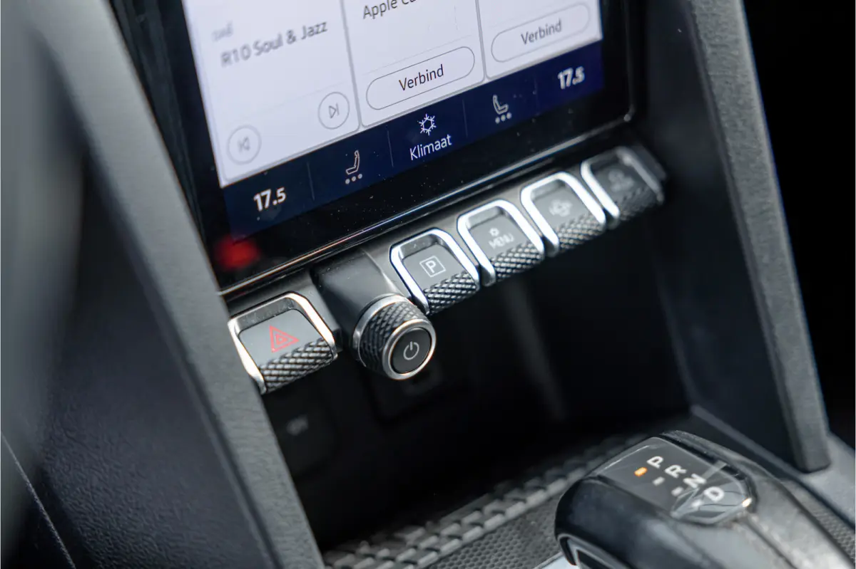 3.0 TDI 4Motion PanAmericana | ACC | 360 Camera | Harman Kardon | Lederen bekleding | Blind spot | Standkachel | Navigatie | CarPlay | LED | Trekhaak | DAB | Dealer onderhouden | Grijs kente