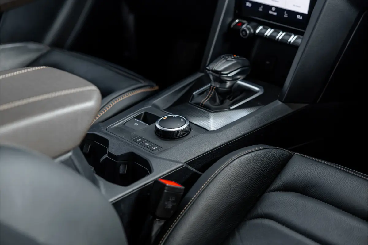 3.0 TDI 4Motion PanAmericana | ACC | 360 Camera | Harman Kardon | Lederen bekleding | Blind spot | Standkachel | Navigatie | CarPlay | LED | Trekhaak | DAB | Dealer onderhouden | Grijs kente