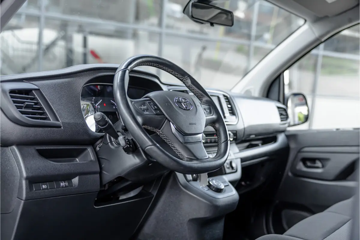 2.0 D XL L3H1 | Standkachel | Camera | CarPlay | Stoelverwarming | Trekhaak | Cruise control | DAB | Nieuwe APK
