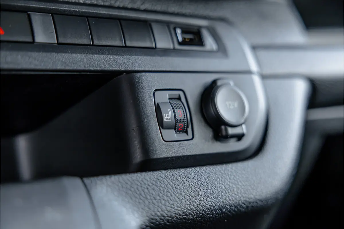 2.0 D XL L3H1 | Standkachel | Camera | CarPlay | Stoelverwarming | Trekhaak | Cruise control | DAB | Nieuwe APK