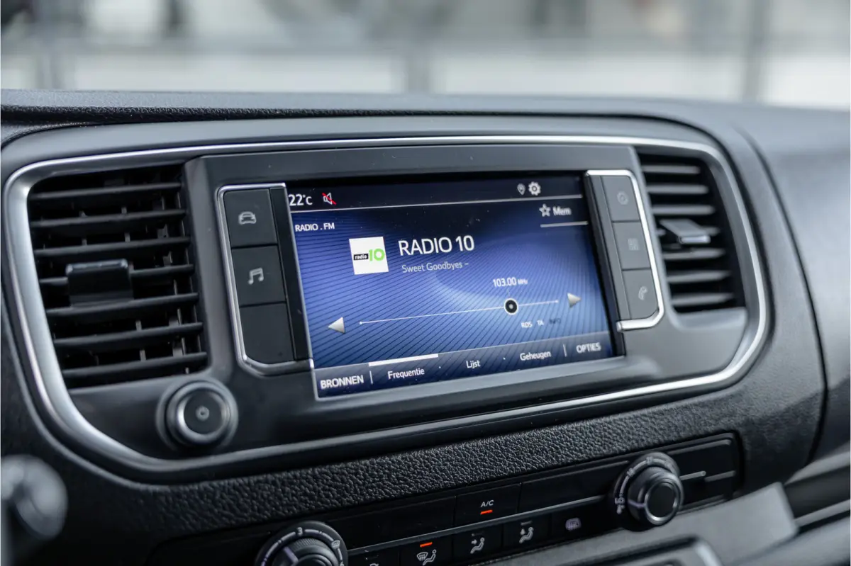 2.0 D XL L3H1 | Standkachel | Camera | CarPlay | Stoelverwarming | Trekhaak | Cruise control | DAB | Nieuwe APK