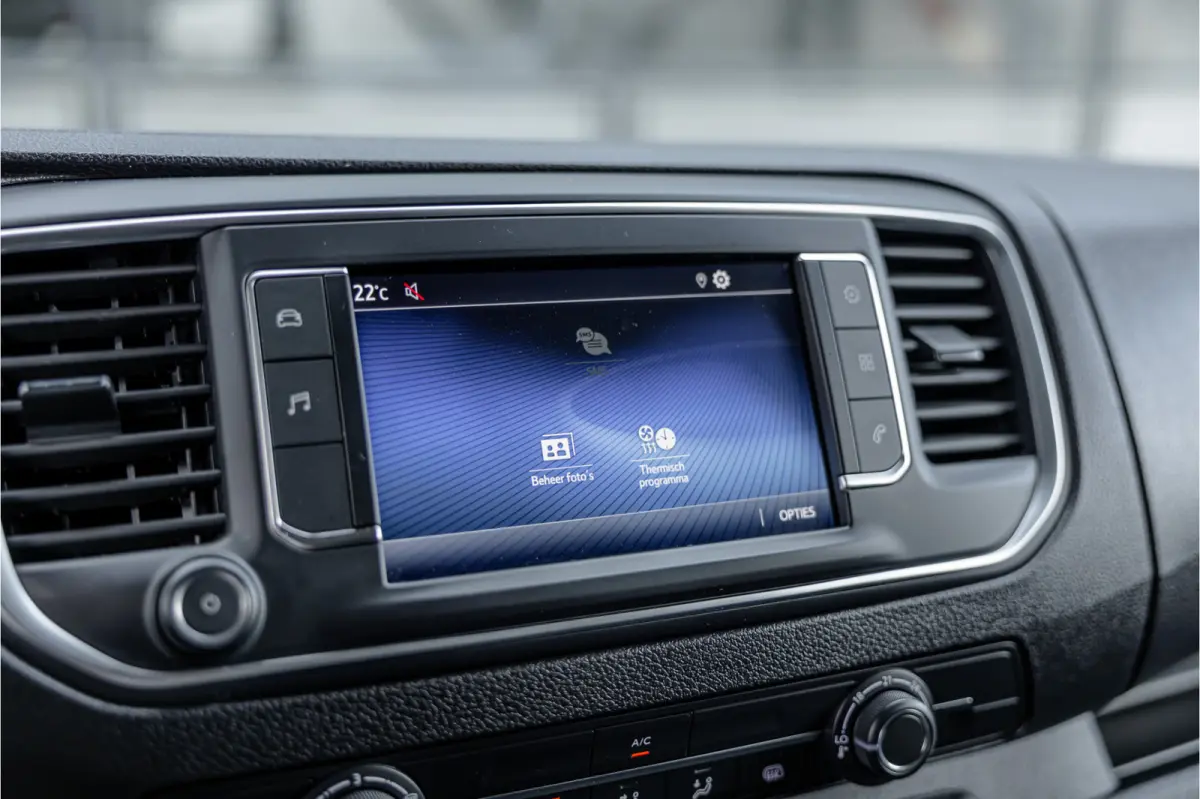 2.0 D XL L3H1 | Standkachel | Camera | CarPlay | Stoelverwarming | Trekhaak | Cruise control | DAB | Nieuwe APK