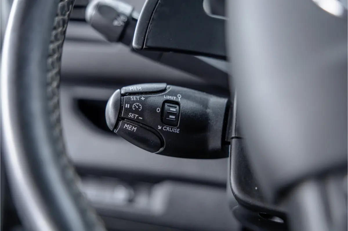 2.0 D XL L3H1 | Standkachel | Camera | CarPlay | Stoelverwarming | Trekhaak | Cruise control | DAB | Nieuwe APK