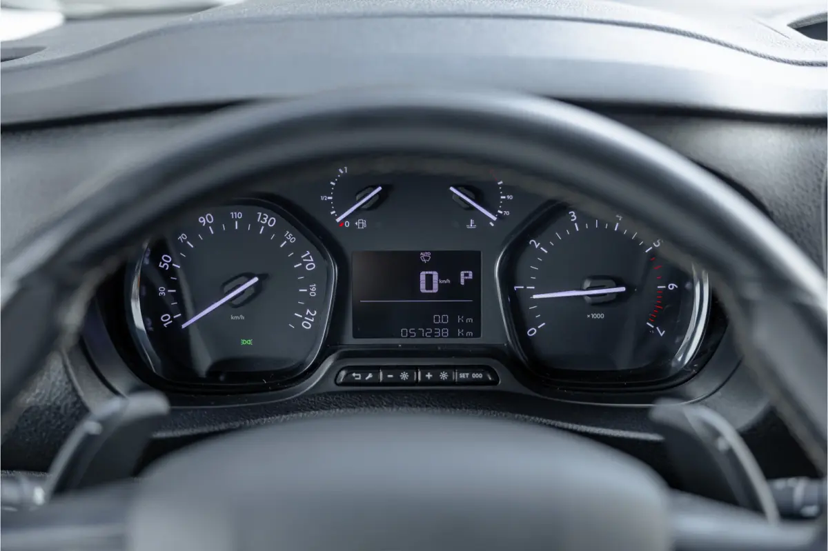 2.0 D XL L3H1 | Standkachel | Camera | CarPlay | Stoelverwarming | Trekhaak | Cruise control | DAB | Nieuwe APK