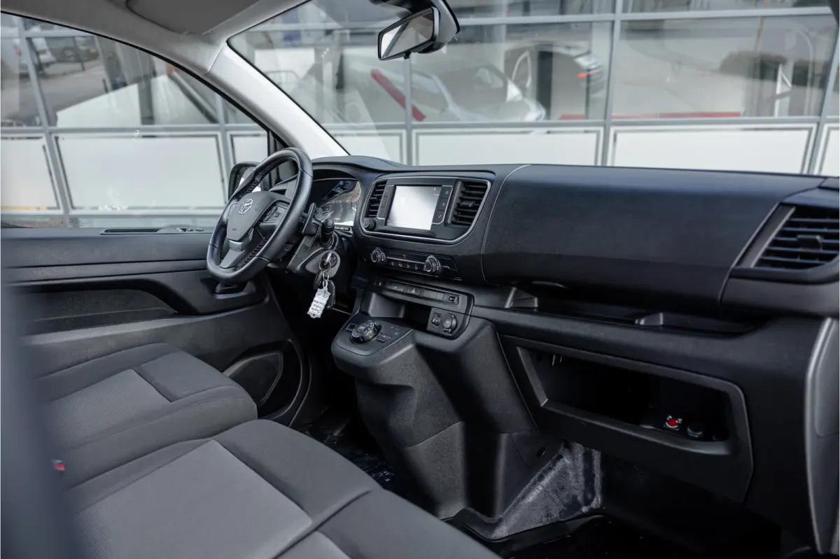 2.0 D XL L3H1 | Standkachel | Camera | CarPlay | Stoelverwarming | Trekhaak | Cruise control | DAB | Nieuwe APK