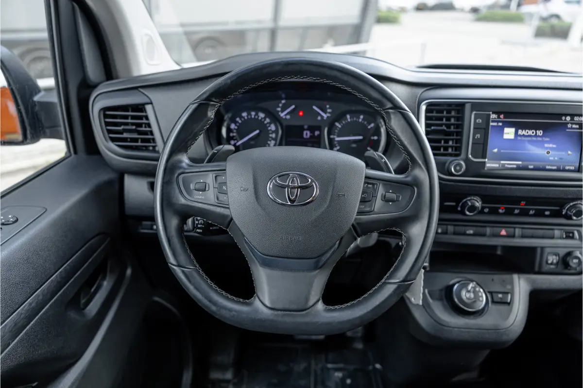 2.0 D XL L3H1 | Standkachel | Camera | CarPlay | Stoelverwarming | Trekhaak | Cruise control | DAB | Nieuwe APK