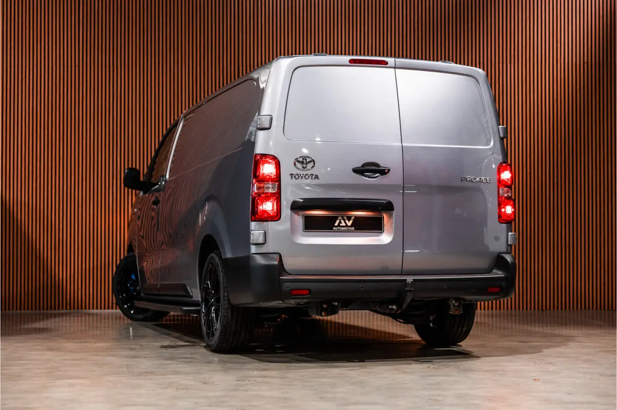 2.0 D XL L3H1 | Standkachel | Camera | CarPlay | Stoelverwarming | Trekhaak | Cruise control | DAB | Nieuwe APK