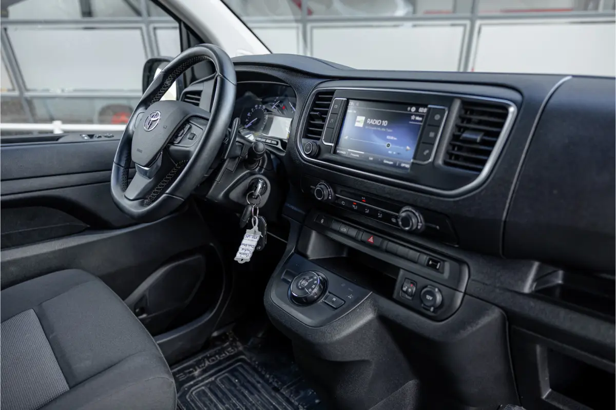 2.0 D XL L3H1 | Standkachel | Camera | CarPlay | Stoelverwarming | Trekhaak | Cruise control | DAB | Nieuwe APK