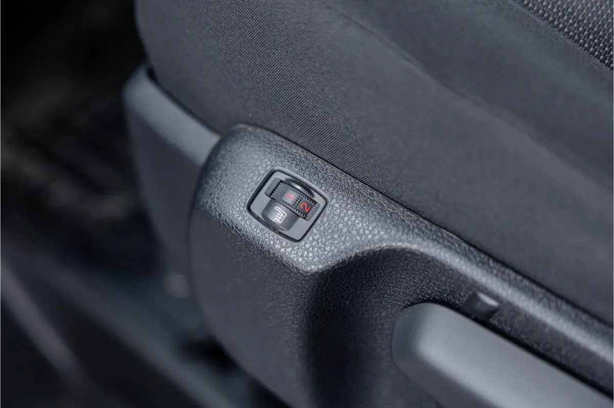2.0 D XL L3H1 | Standkachel | Camera | CarPlay | Stoelverwarming | Trekhaak | Cruise control | DAB | Nieuwe APK