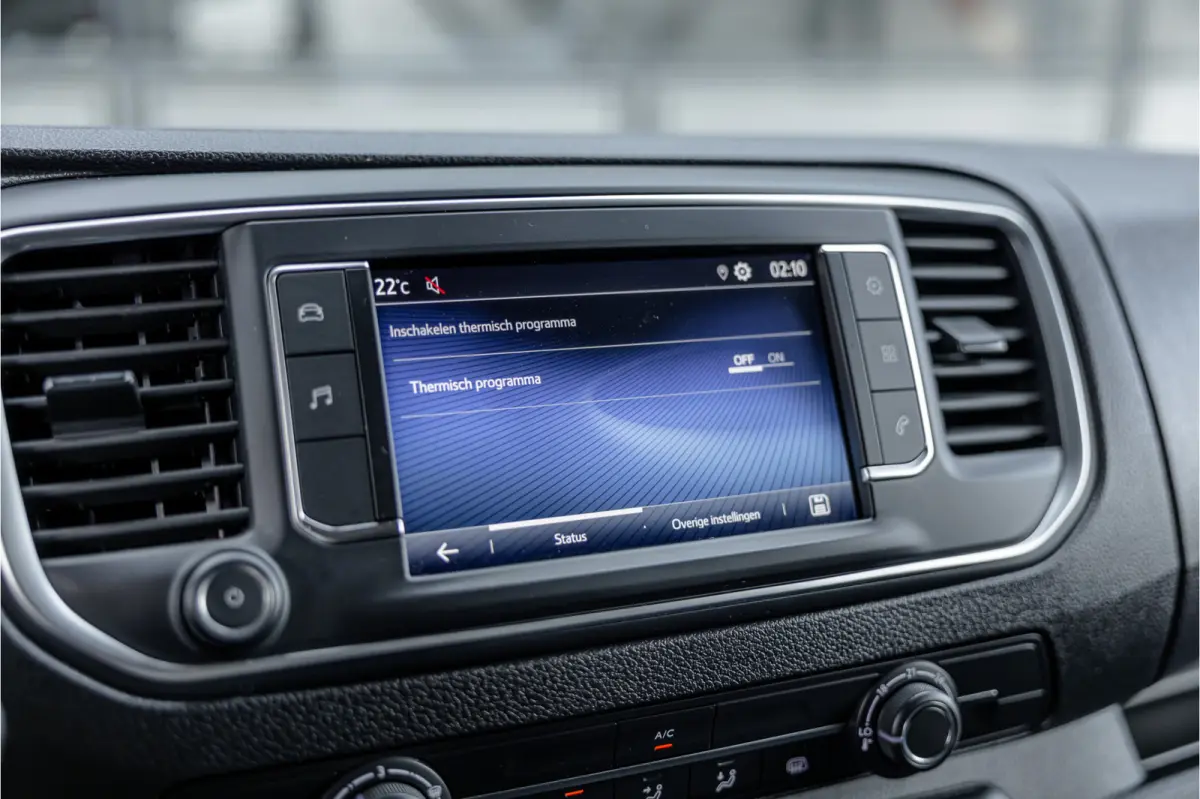 2.0 D XL L3H1 | Standkachel | Camera | CarPlay | Stoelverwarming | Trekhaak | Cruise control | DAB | Nieuwe APK