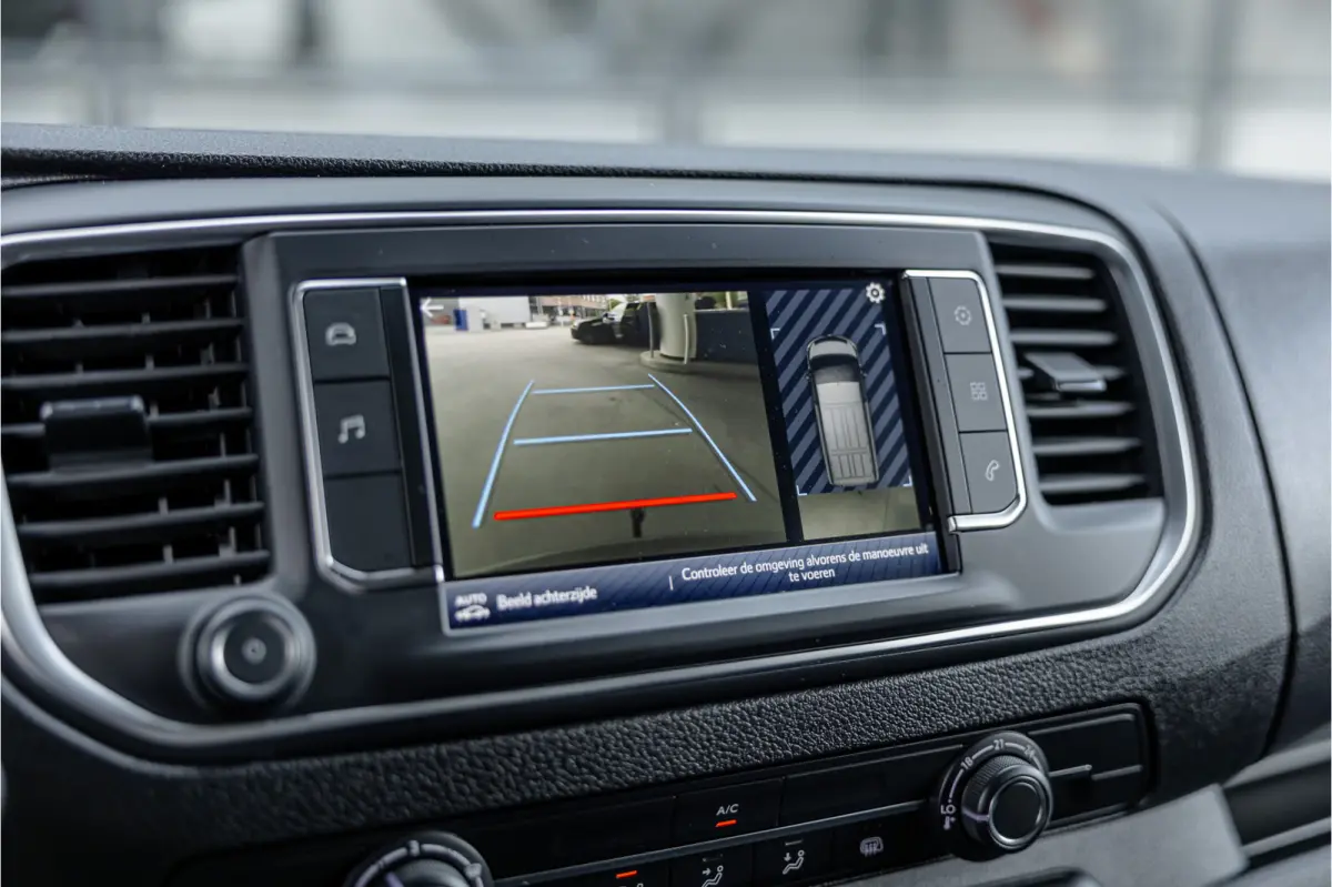 2.0 D XL L3H1 | Standkachel | Camera | CarPlay | Stoelverwarming | Trekhaak | Cruise control | DAB | Nieuwe APK
