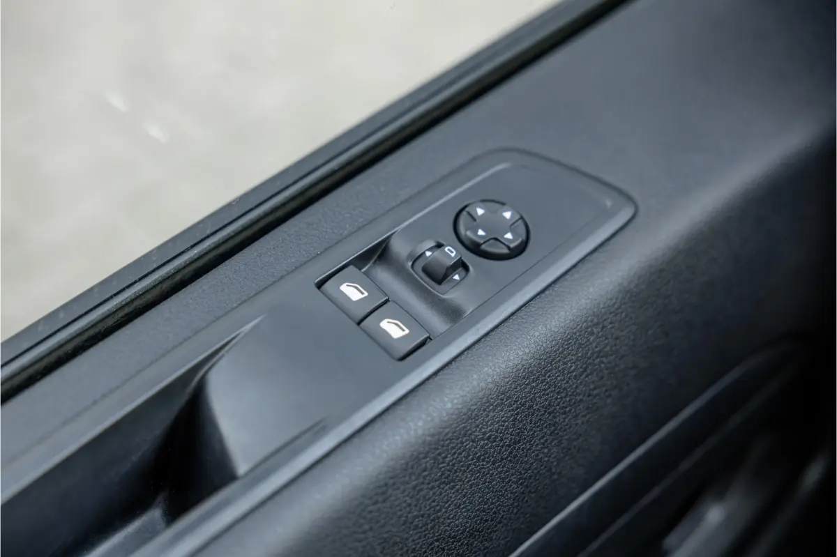 2.0 D XL L3H1 | Standkachel | Camera | CarPlay | Stoelverwarming | Trekhaak | Cruise control | DAB | Nieuwe APK