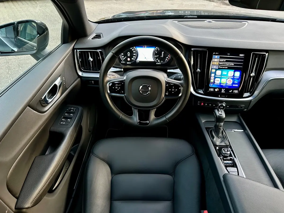 2.0 T5 R-Design standkachel, camera,carplay, trekhaak