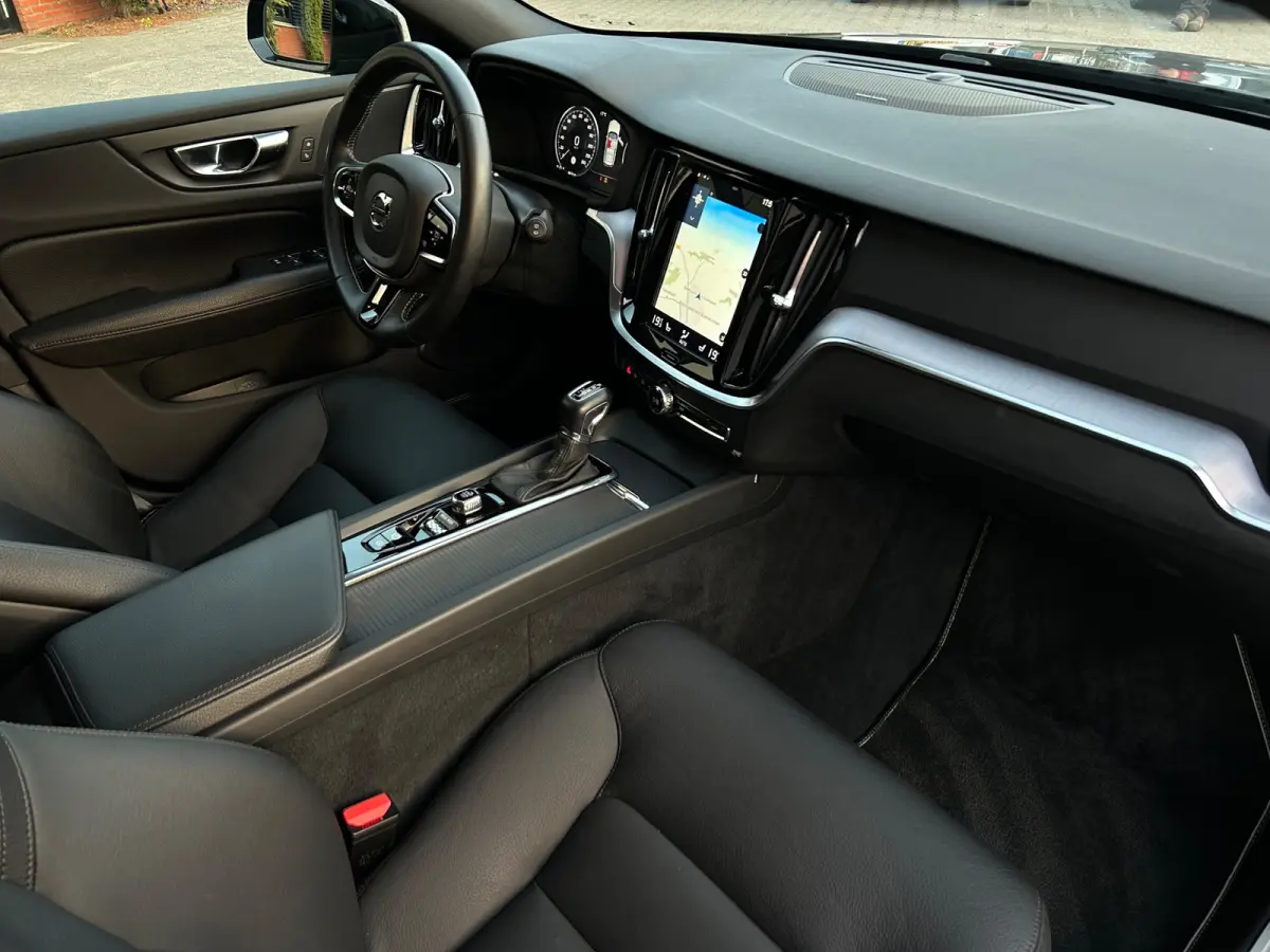 2.0 T5 R-Design standkachel, camera,carplay, trekhaak