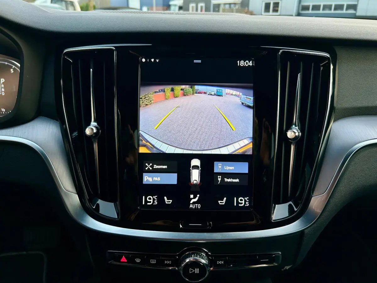 2.0 T5 R-Design standkachel, camera,carplay, trekhaak