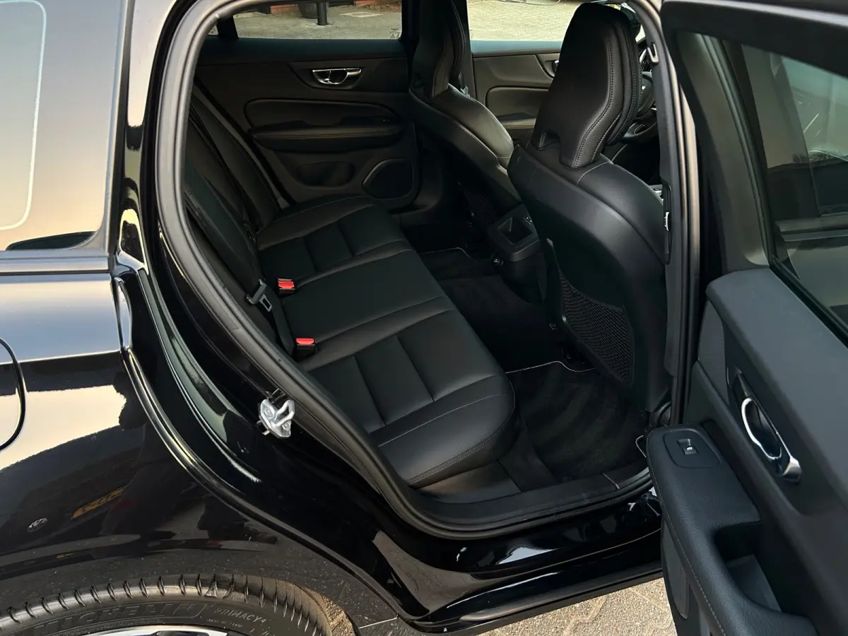 2.0 T5 R-Design standkachel, camera,carplay, trekhaak