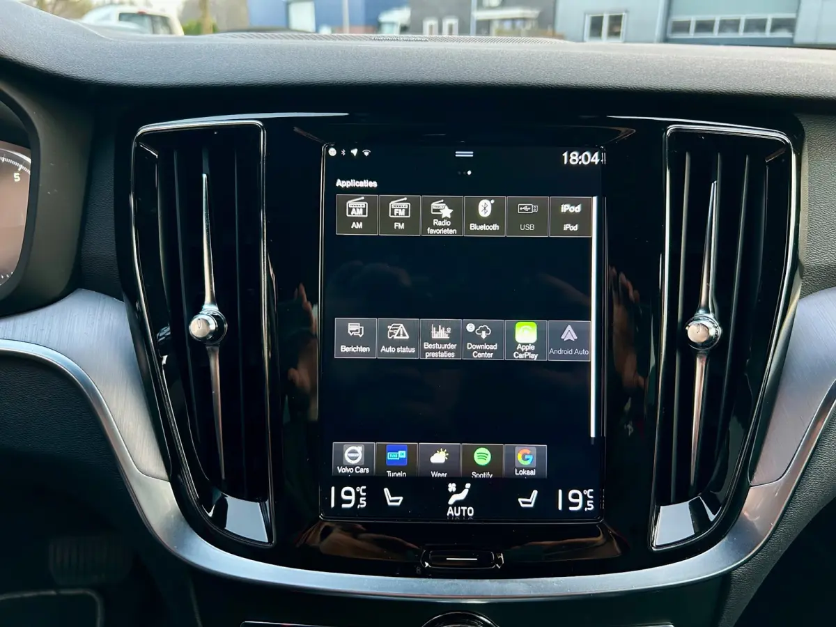 2.0 T5 R-Design standkachel, camera,carplay, trekhaak