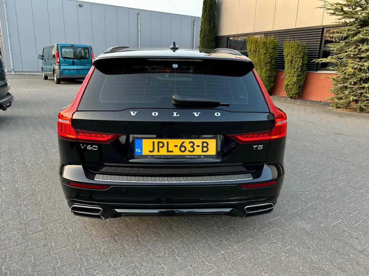 2.0 T5 R-Design standkachel, camera,carplay, trekhaak