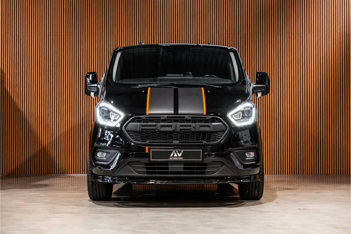320 2.0 TDCI L2H1 Platinum Edition DC | Marge | BTW & BPM Vrij | Bi-Xenon | CarPlay | Camera | Navigatie | Lederen bekleding | Trekhaak | Stoelverwarming | Nieuwe APK | Orig. NL auto