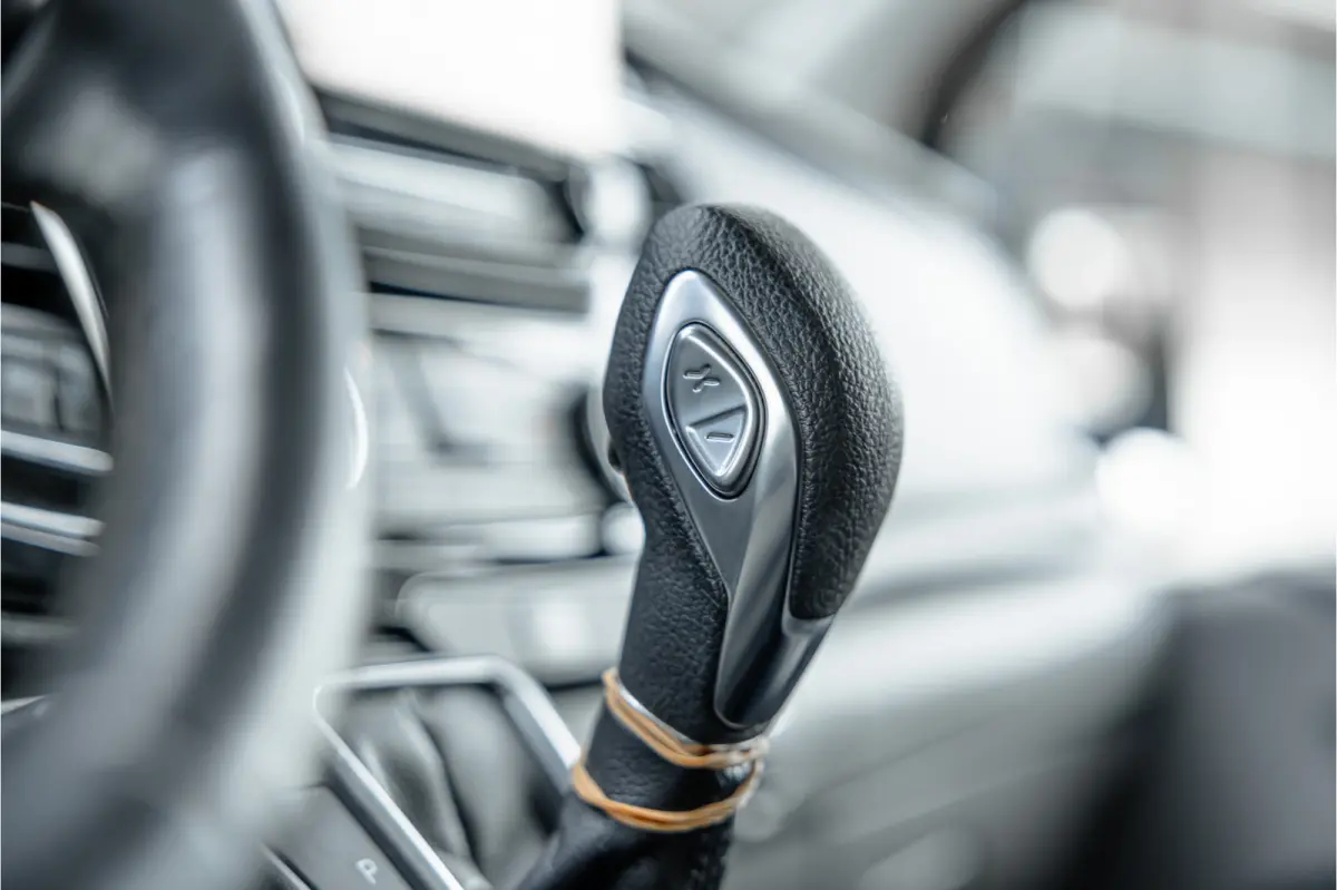 320 2.0 TDCI L2H1 Platinum Edition DC | Marge | BTW & BPM Vrij | Bi-Xenon | CarPlay | Camera | Navigatie | Lederen bekleding | Trekhaak | Stoelverwarming | Nieuwe APK | Orig. NL auto