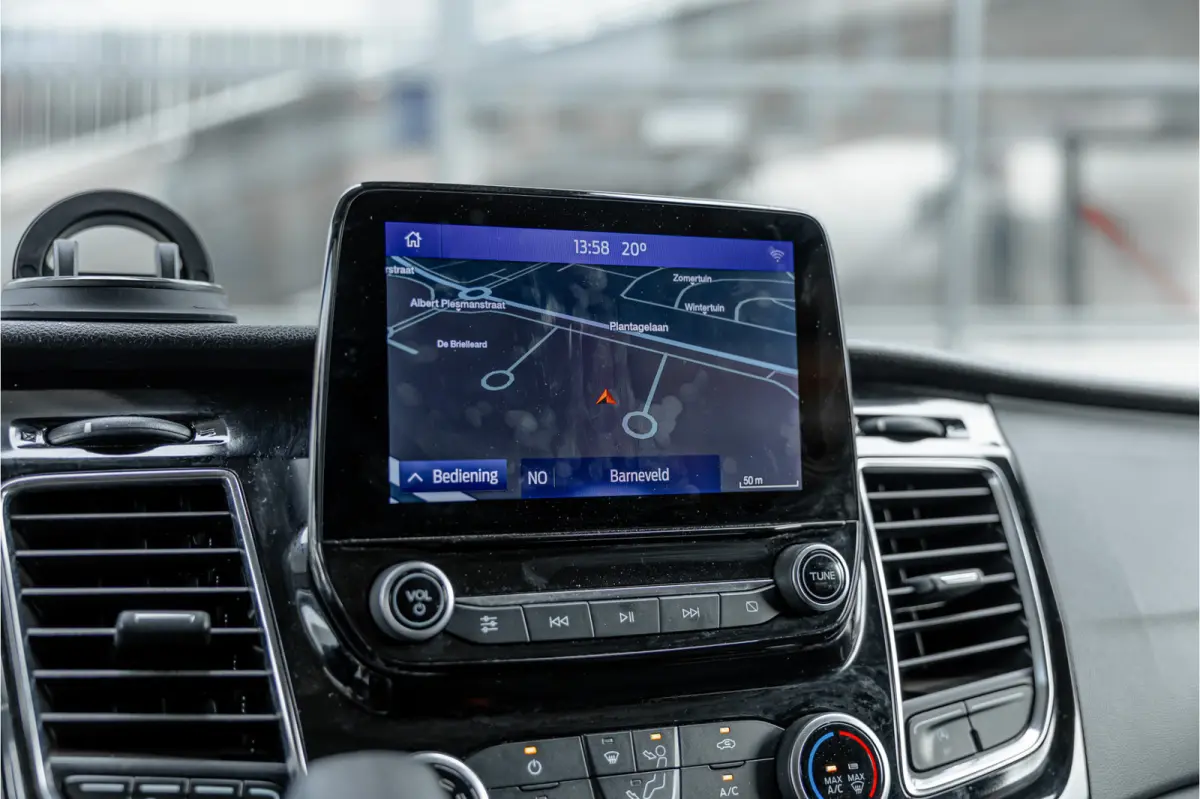 320 2.0 TDCI L2H1 Platinum Edition DC | Marge | BTW & BPM Vrij | Bi-Xenon | CarPlay | Camera | Navigatie | Lederen bekleding | Trekhaak | Stoelverwarming | Nieuwe APK | Orig. NL auto