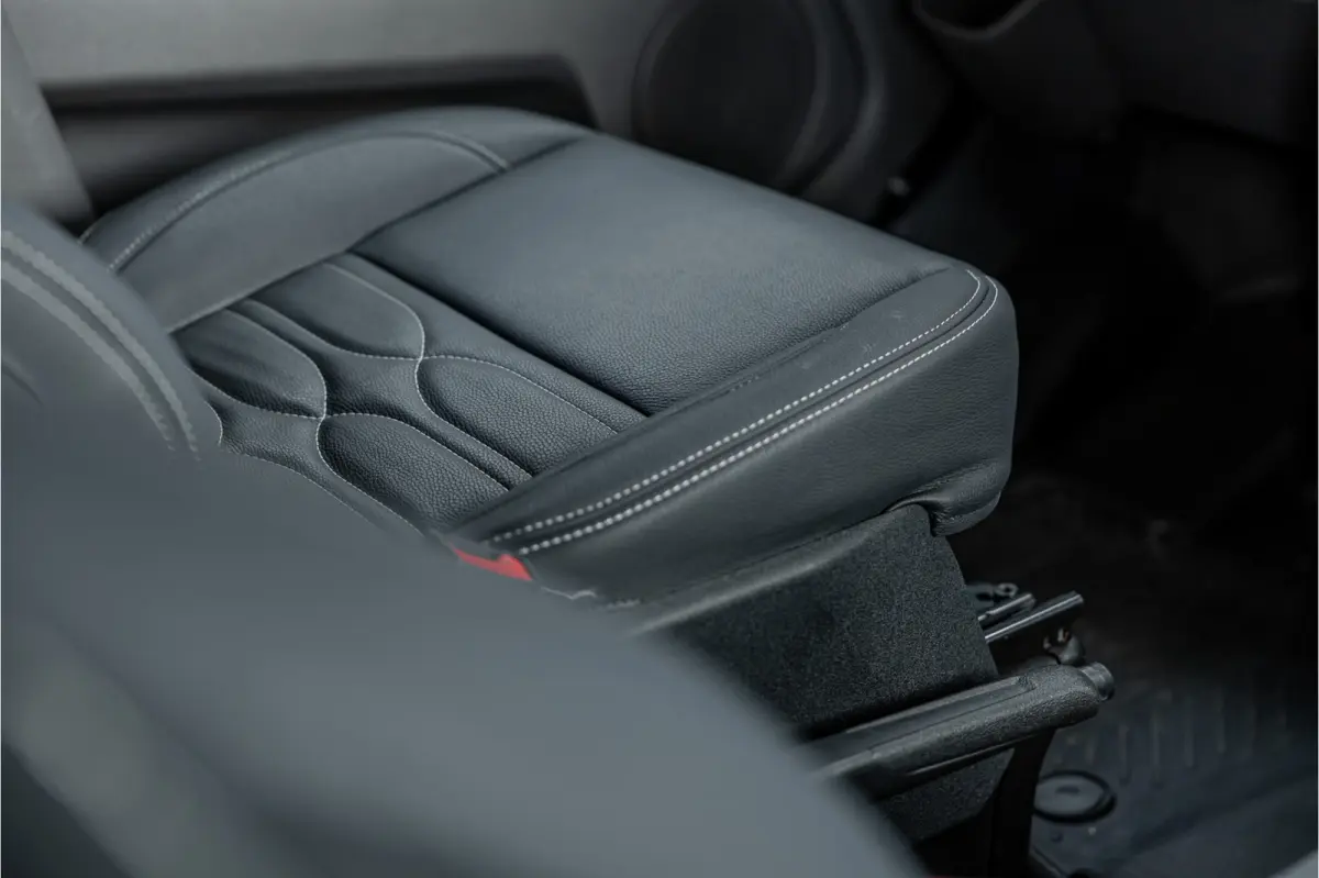 320 2.0 TDCI L2H1 Platinum Edition DC | Marge | BTW & BPM Vrij | Bi-Xenon | CarPlay | Camera | Navigatie | Lederen bekleding | Trekhaak | Stoelverwarming | Nieuwe APK | Orig. NL auto
