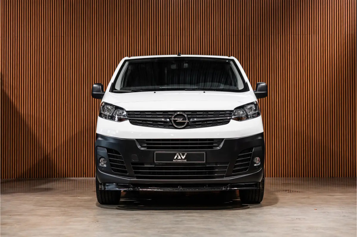 2.0 CDTI L3H1 XL Edition | Automaat | CarPlay | Camera | Stoelverwarming | Trekhaak | F1 Flippers | Cruise control | Bedrijfswageninrichting | 3-Zitter | Nieuwe APK