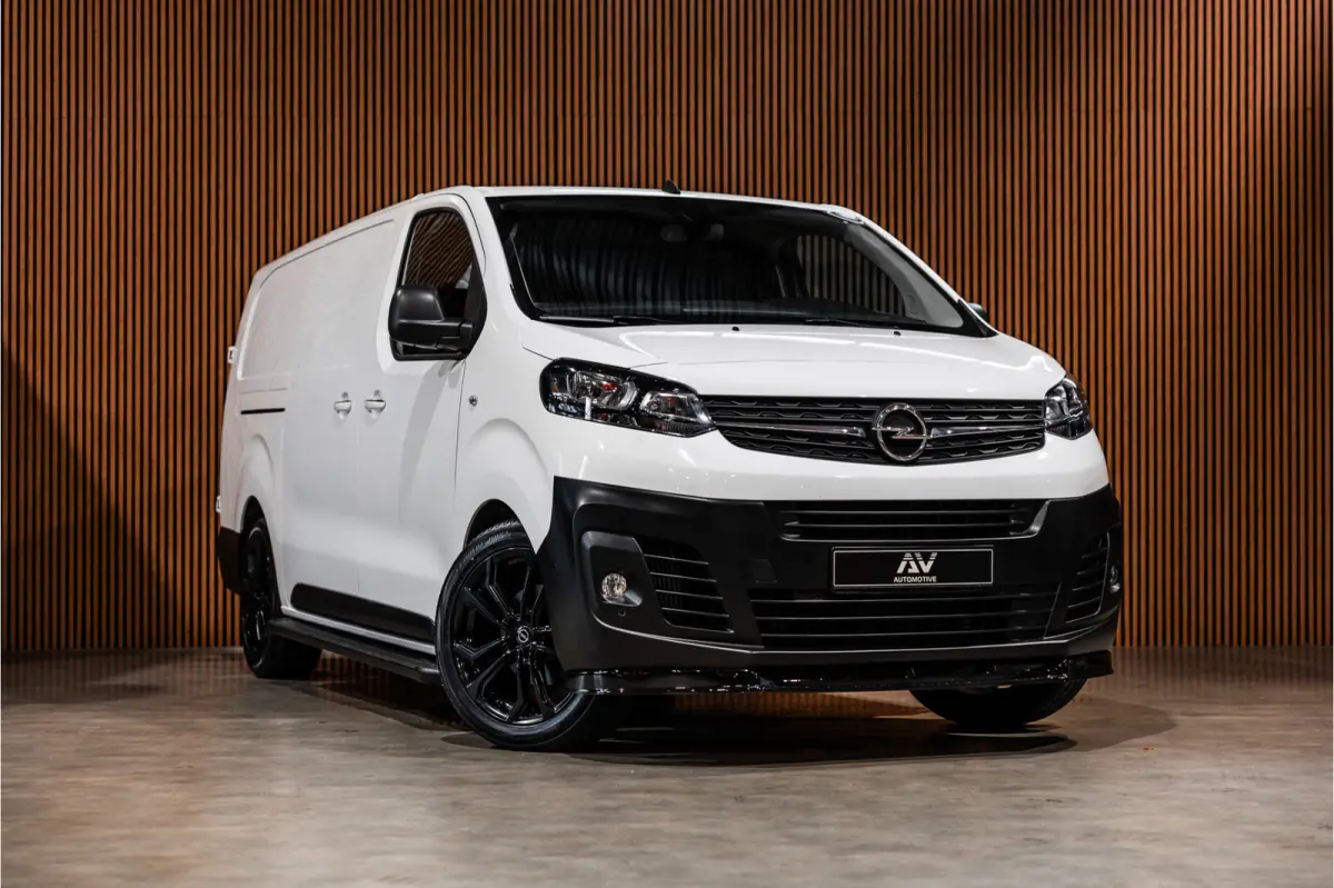 2.0 CDTI L3H1 XL Edition | Automaat | CarPlay | Camera | Stoelverwarming | Trekhaak | F1 Flippers | Cruise control | Bedrijfswageninrichting | 3-Zitter | Nieuwe APK