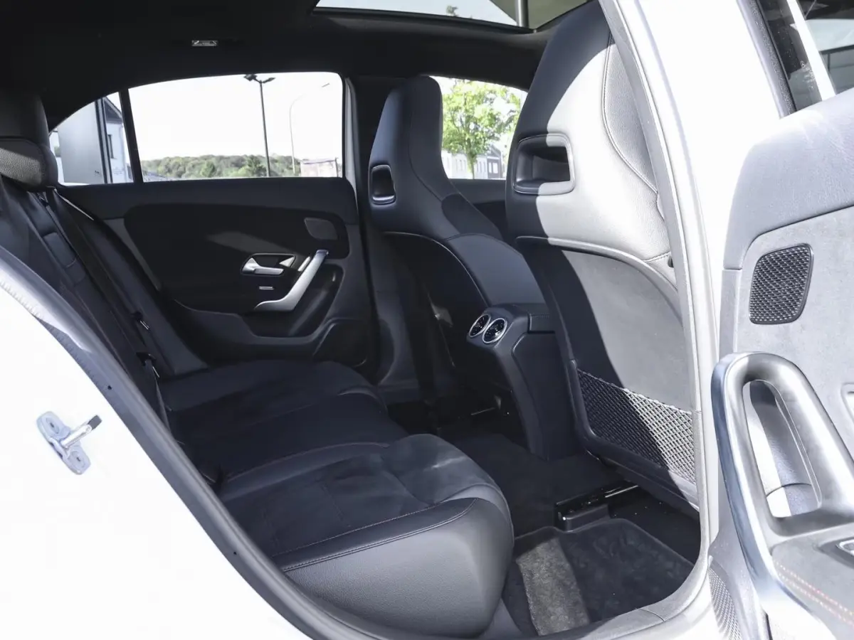 250e AMG ** NIGHT, MBUX+, PANO, MEMO, DISTR, 2-Zone CLIMA, 19-inch LMV,  ** 1e EIG - UNFALLFREI ** ** INFORMEER OOK NAAR ONZE AANTREKKELIJKE FINANCIAL-LEASE TARIEVEN **