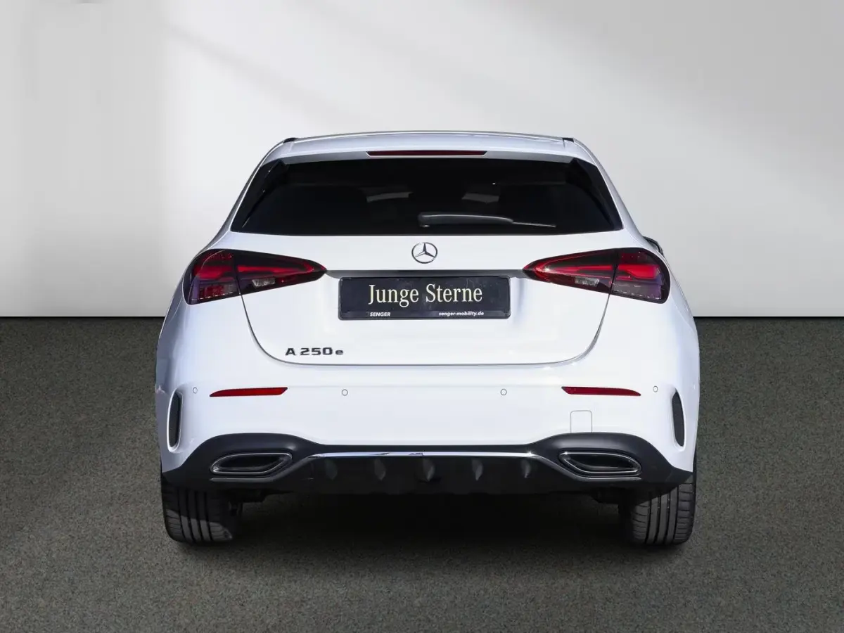 250e AMG ** NIGHT, MBUX+, PANO, MEMO, DISTR, 2-Zone CLIMA, 19-inch LMV,  ** 1e EIG - UNFALLFREI ** ** INFORMEER OOK NAAR ONZE AANTREKKELIJKE FINANCIAL-LEASE TARIEVEN **