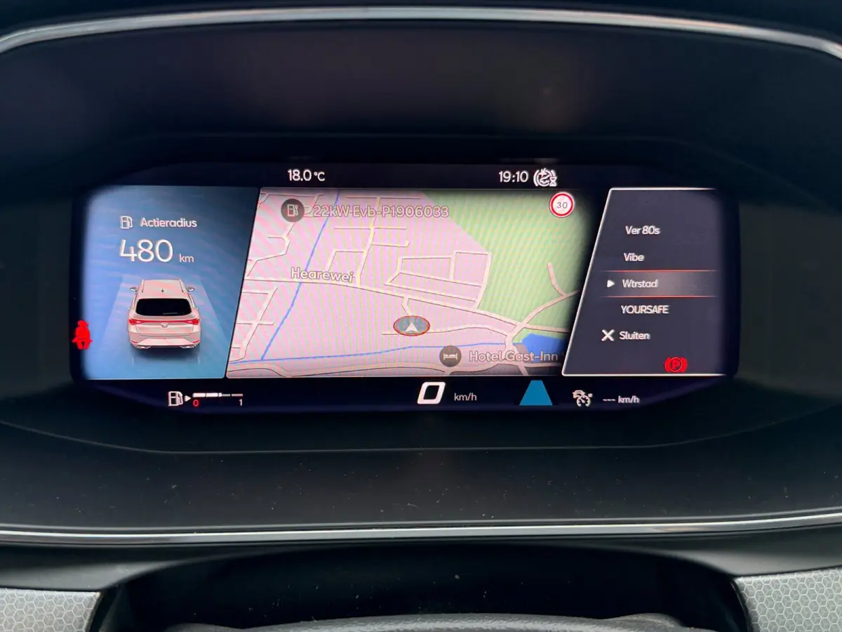 1.5 TSI Style Launch Edition / ACC / Led / CarPlay / Trekhaak .