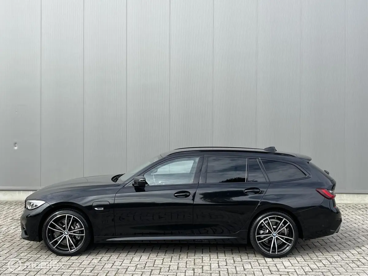 330e xDrive aut, M Sport, Trekhaak, LED