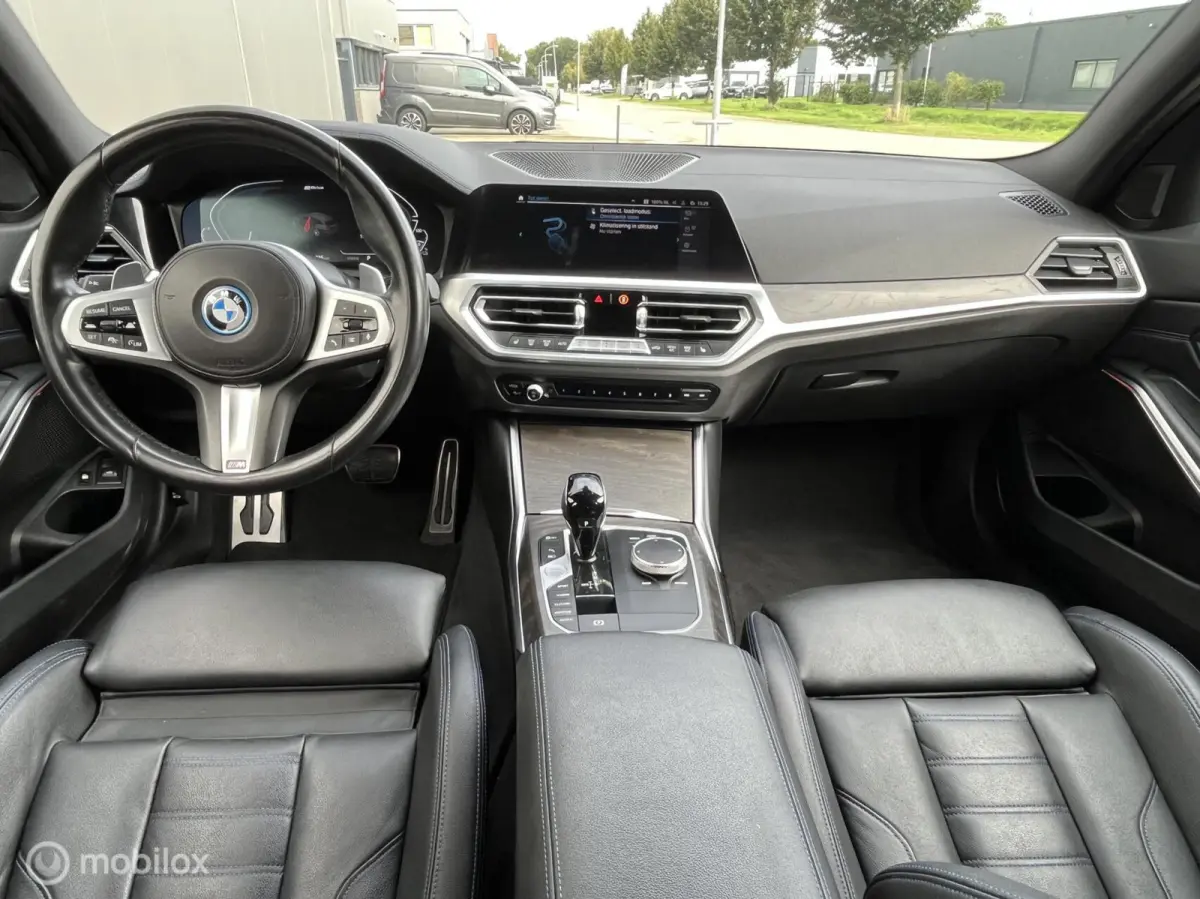 330e xDrive aut, M Sport, Trekhaak, LED