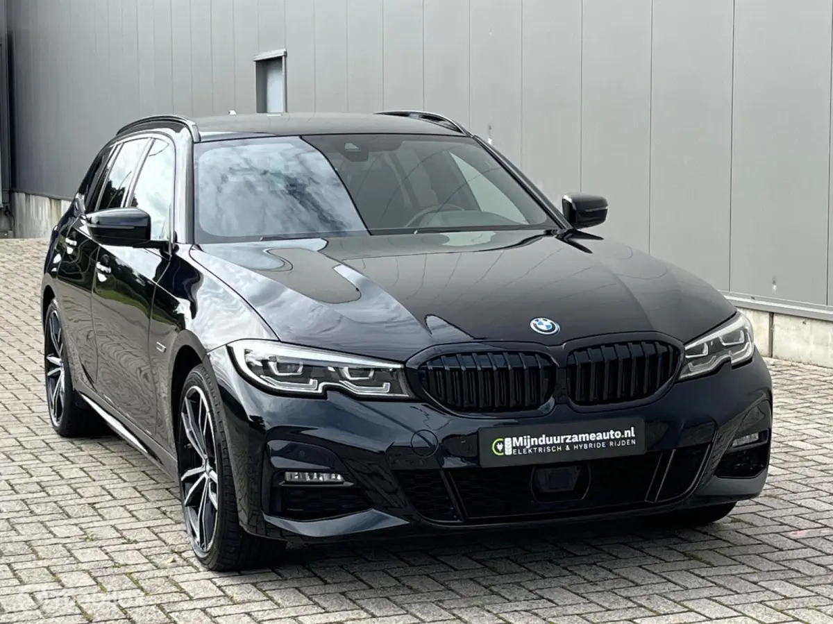 330e xDrive aut, M Sport, Trekhaak, LED