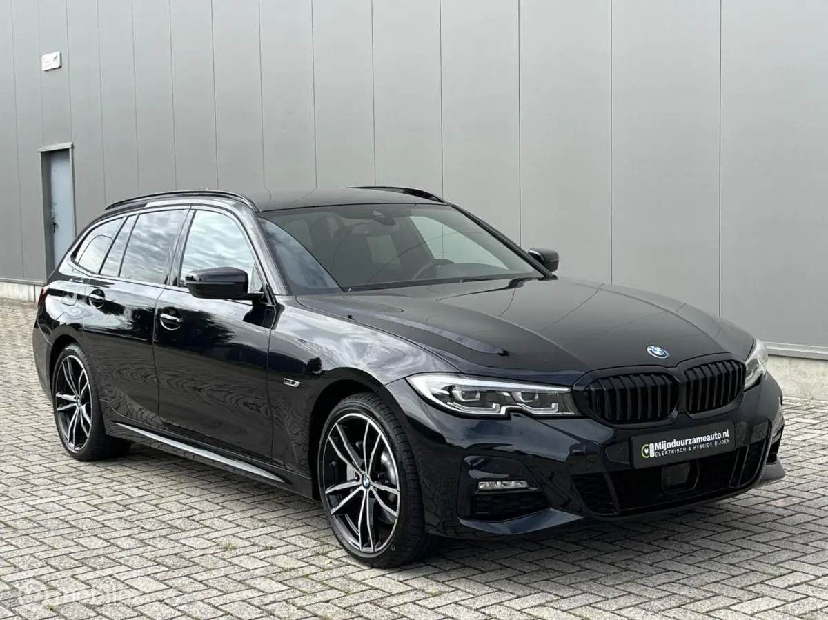 330e xDrive aut, M Sport, Trekhaak, LED