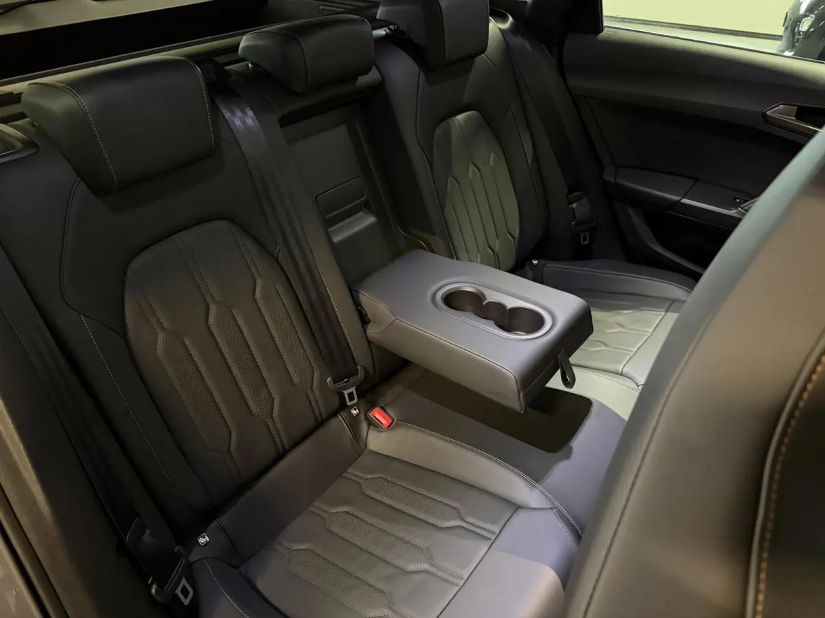 1.4 e-Hybrid VZ Copper Edition Pano