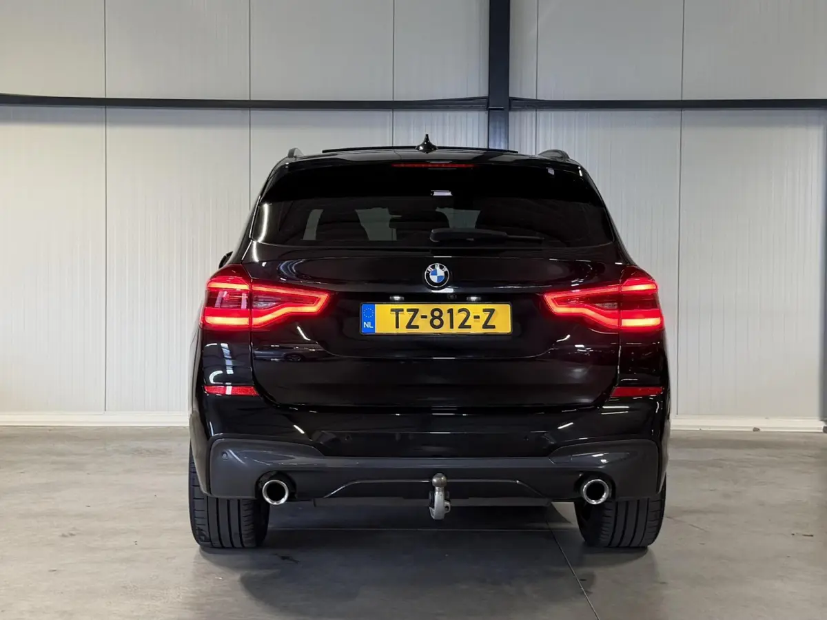 xDrive20i High Executive M-sport Pano Trekhaak H/K