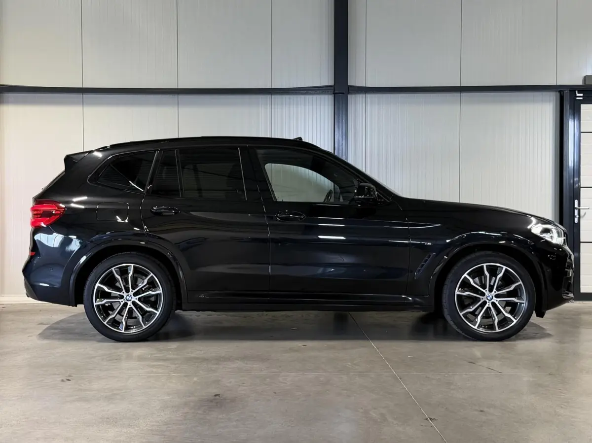 xDrive20i High Executive M-sport Pano Trekhaak H/K