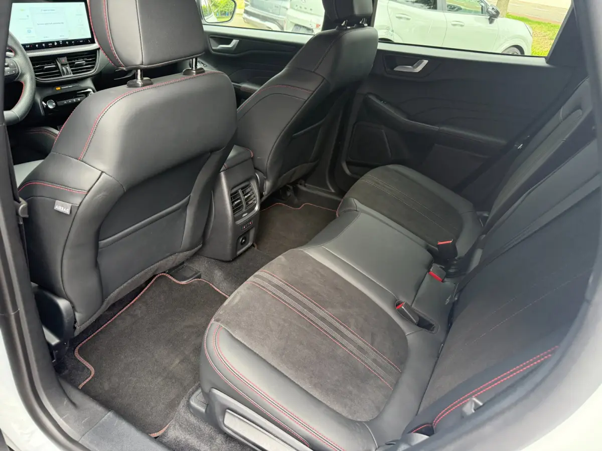 2.5 243pk PHEV ST-Line X Navi, Trekhaak, 36-gr camera, HUD, Adoptieve LED etc.