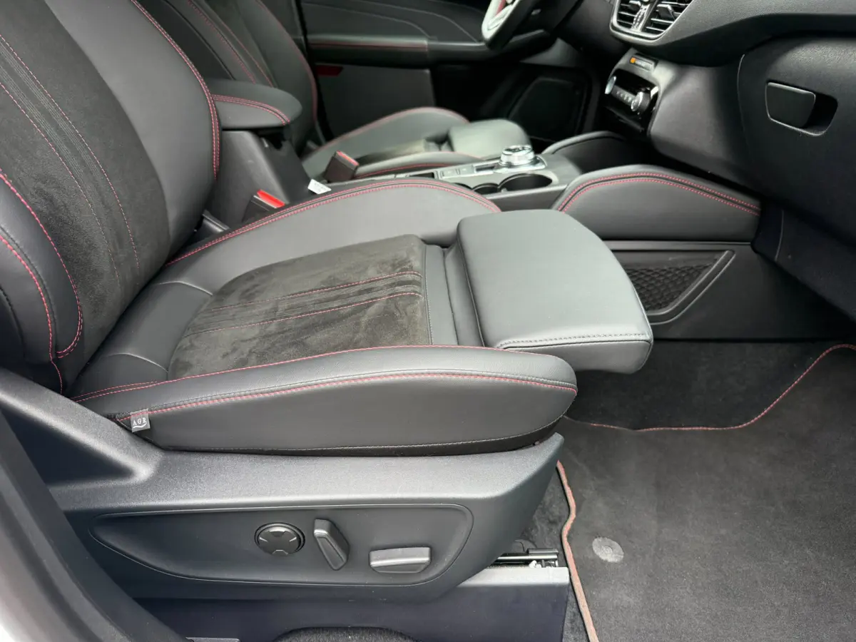 2.5 243pk PHEV ST-Line X Navi, Trekhaak, 36-gr camera, HUD, Adoptieve LED etc.