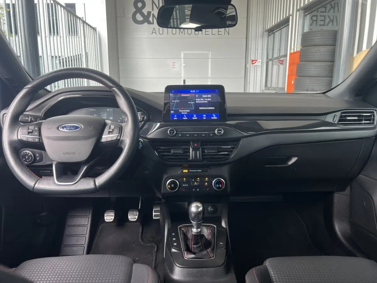 1.0 EcoBoost ST Line Business | NAVI | CARPLAY/ANDROID | CRUISE CONTROL | LMV 17'' | PDC V+A | STOEL/STUURVERWARMING | AIRCO | DAB | BLUETOOTH | ALL-SEASON BANDEN